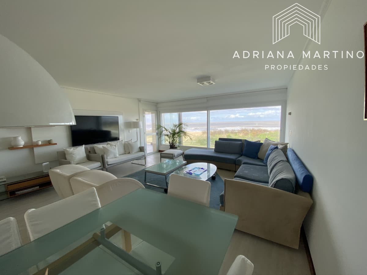 Espectacular Pent House duplex en primera linea de la Brava con vista al mar.