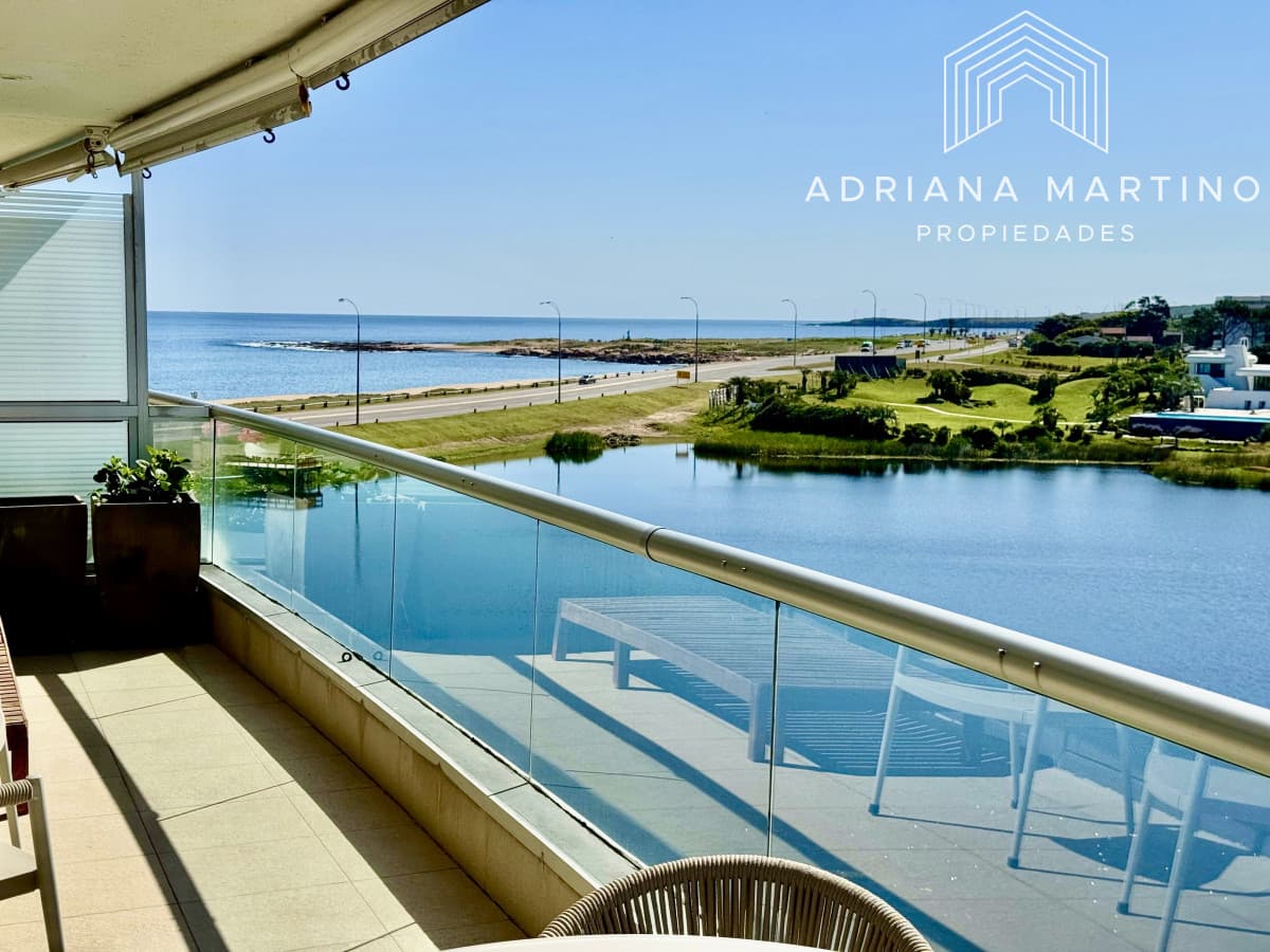 Espectacular Pent House en mansa con vista a la laguna.