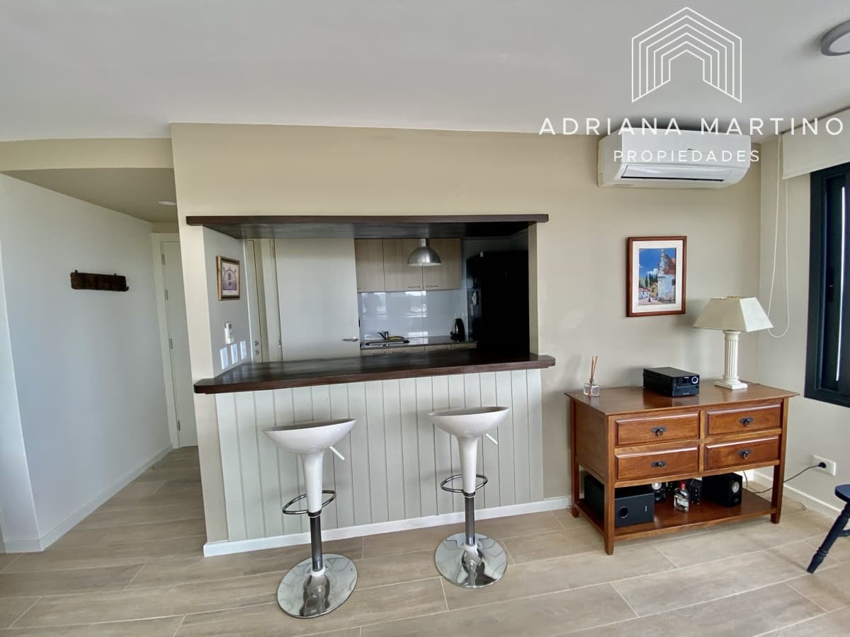 Excelente Pent House con hermosa vista al mar y espectacular terraza con yacuzzi.