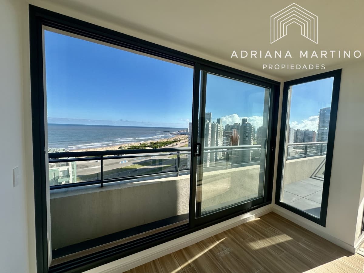 Hermoso penthouse en playa brava