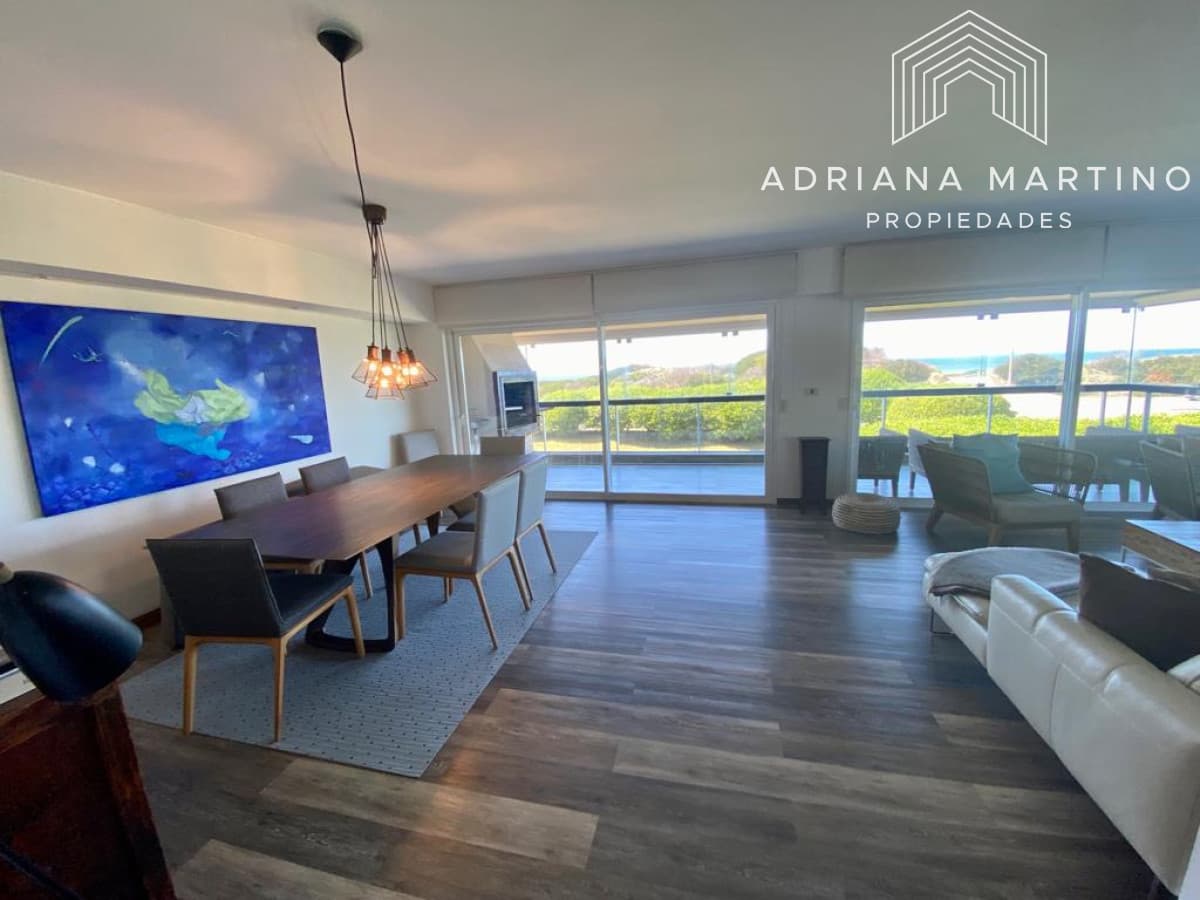 Hermoso apartamento en playa brava en primera linea con vista al Mar