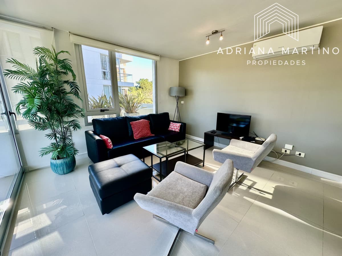 Excelente apartamento en playa brava