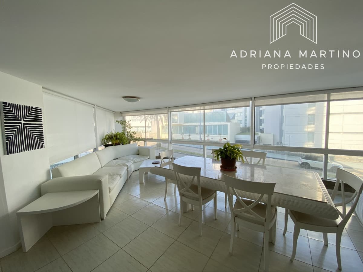 Hermoso y muy luminoso apartamento con vista al mar ubicado en Península.
