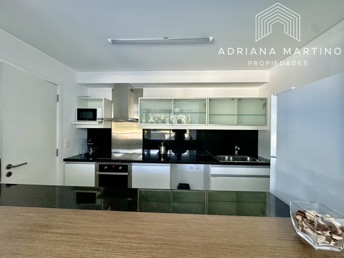 Excelente apartamento  duplex en playa brava