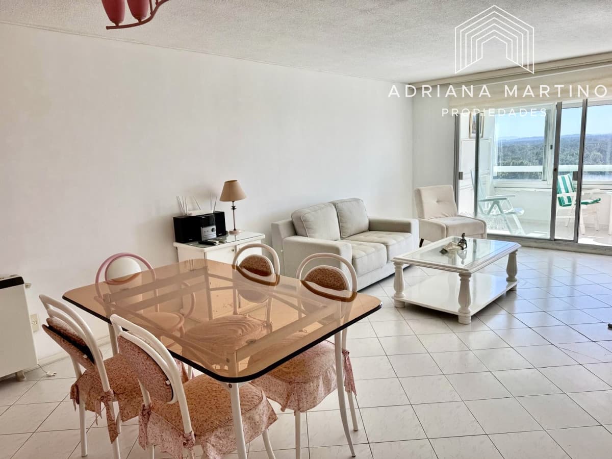 Apartamento en Venta – Punta del Este, Av. Roosevelt