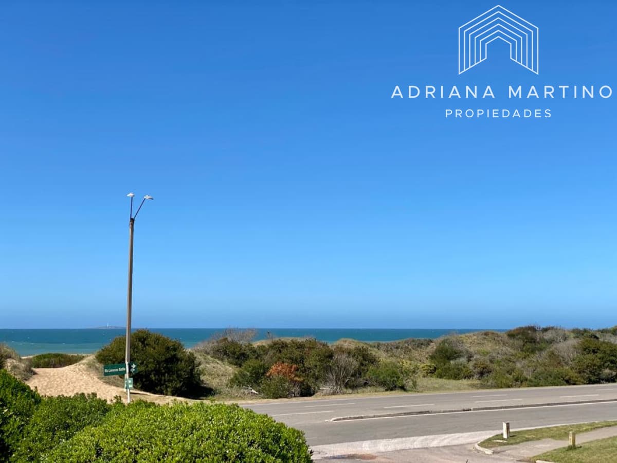 Hermoso apartamento en playa brava en primera linea con vista al Mar