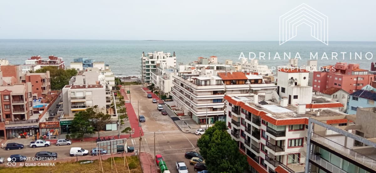 Muy lindo apartamento ubicado en península Punta del Este, la mejor vista al puerto y a la playa Brava!
