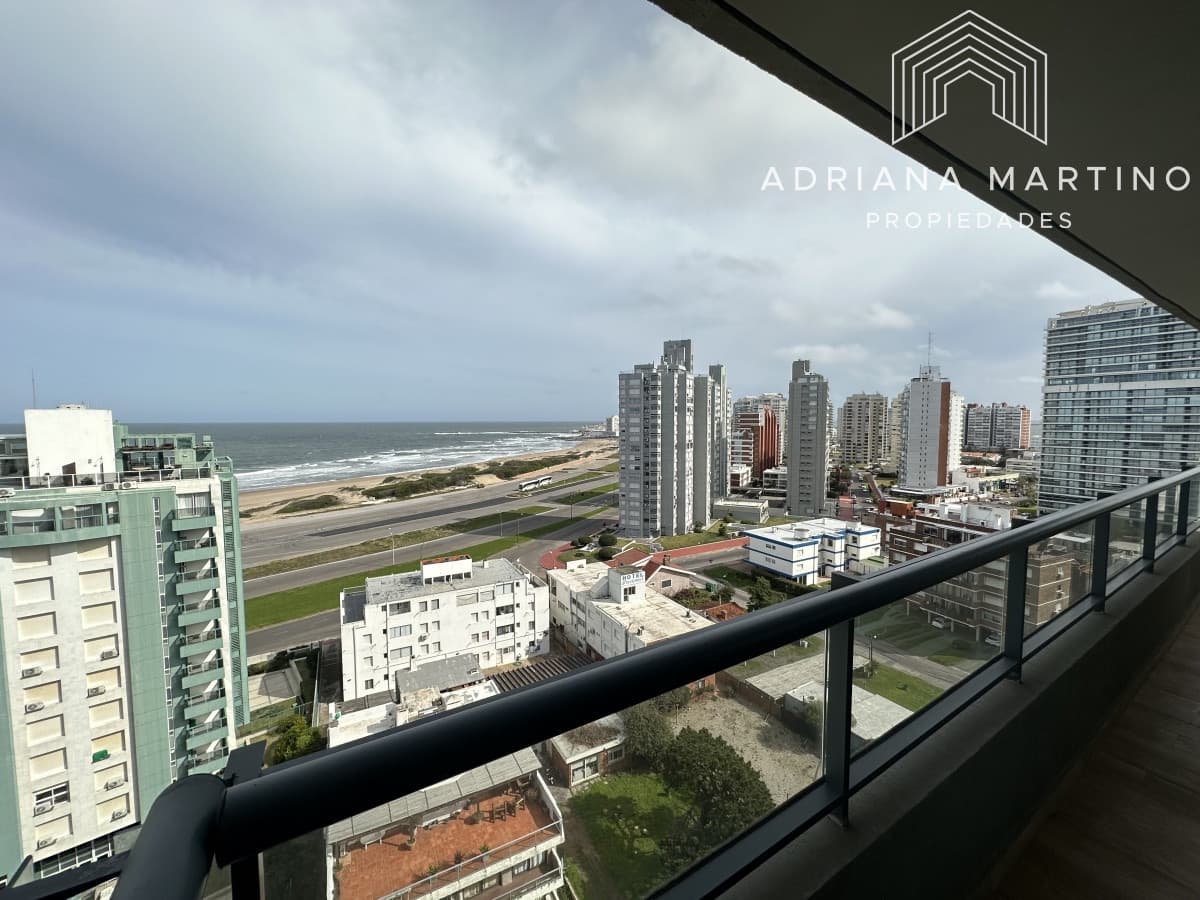 Excelente apartamento en playa brava