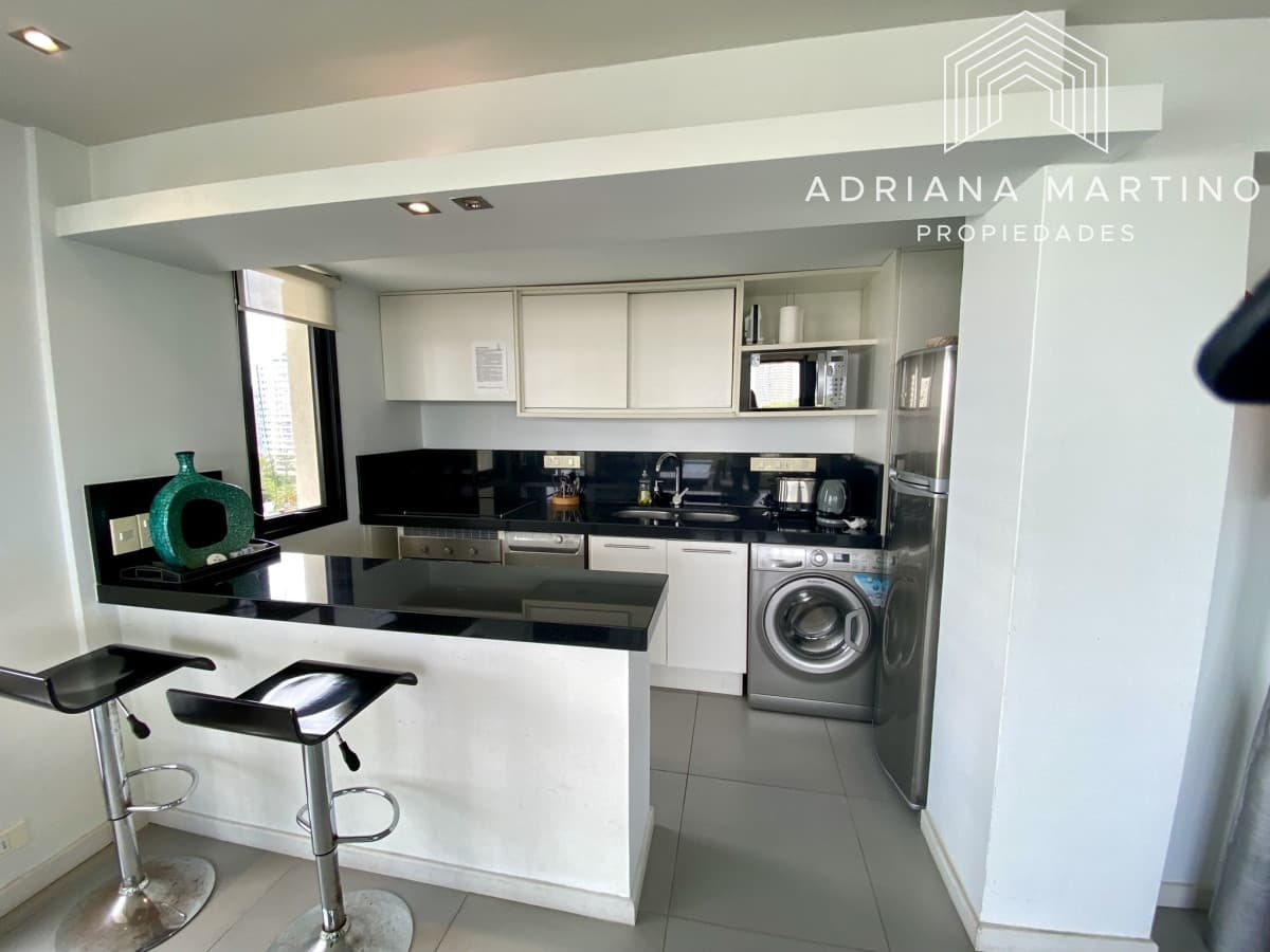 Excelente apartamento con increíbles  vistas a playa brava
