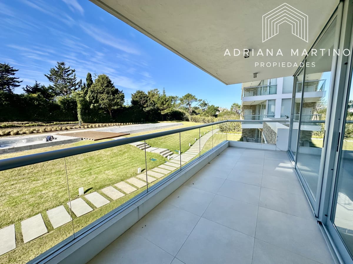 Excelente apartamento en playa brava