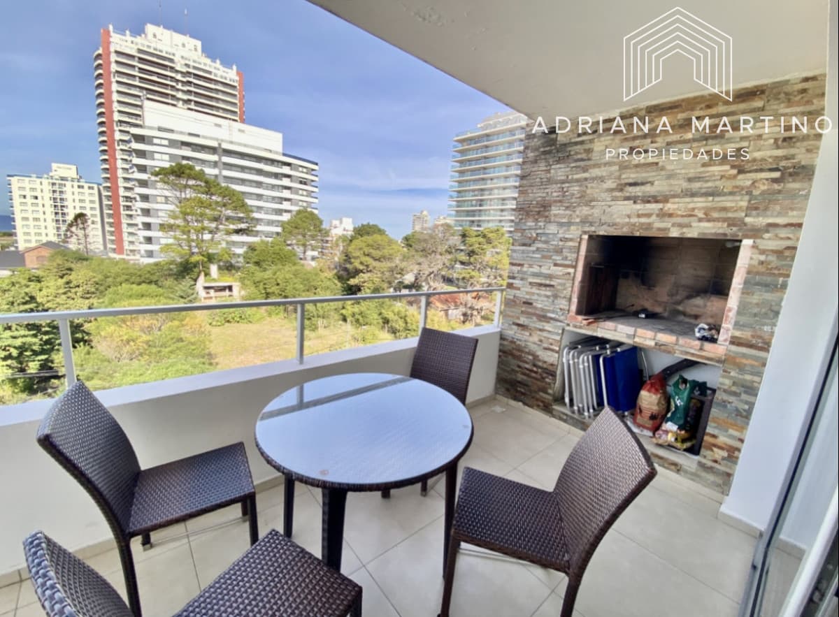 Excelente apartamento en venta a metros de Playa Brava
