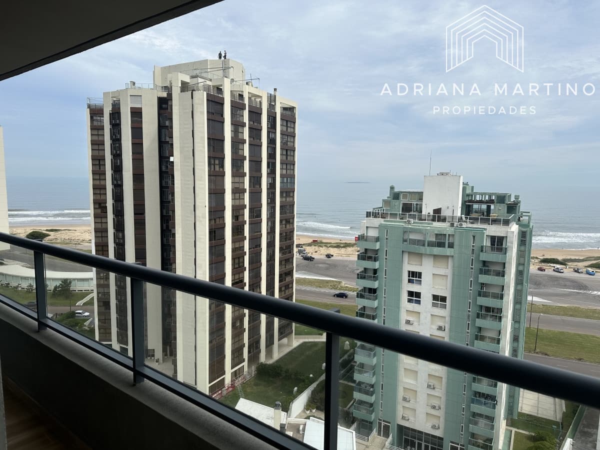 Excelente apartamento en playa brava