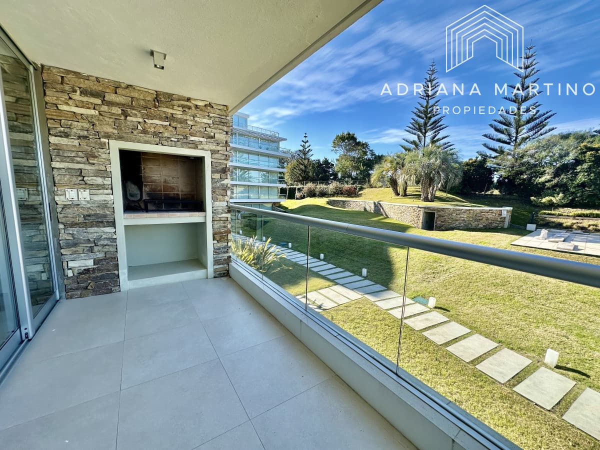 Excelente apartamento en playa brava