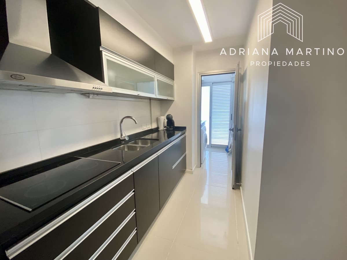 Excelente apartamento en playa brava
