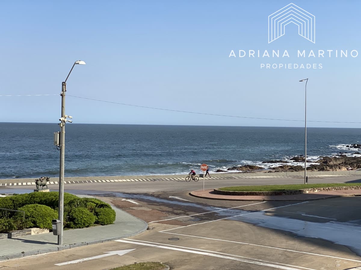 Hermoso y muy luminoso apartamento con vista al mar ubicado en Península.