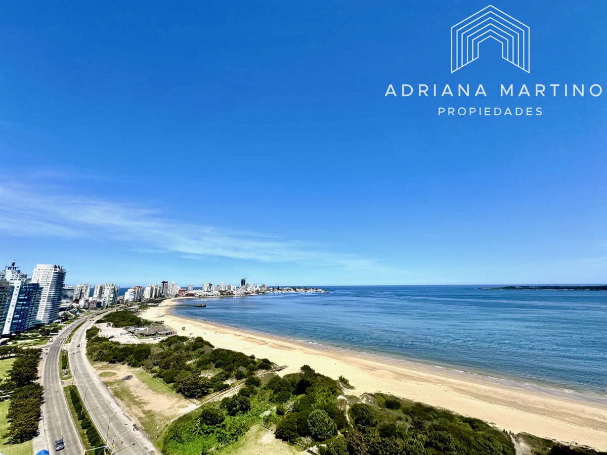 Excelente penthouse en primera línea