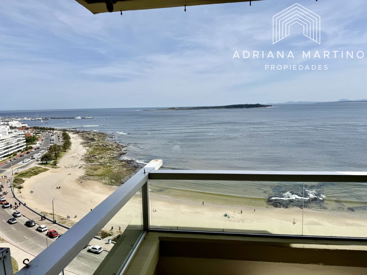 Apartamento en venta – Primera línea Playa Mansa, Punta del Este