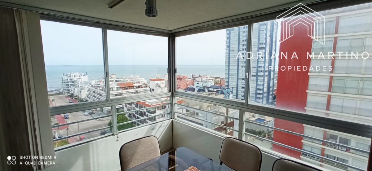 Muy lindo apartamento ubicado en península Punta del Este, la mejor vista al puerto y a la playa Brava!