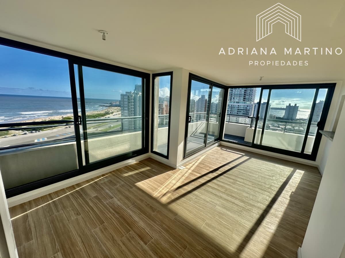 Hermoso penthouse en playa brava