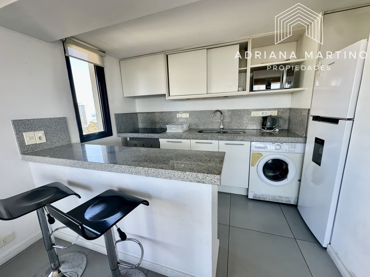 Excelente apartamento a metros de playa brava con vista al mar