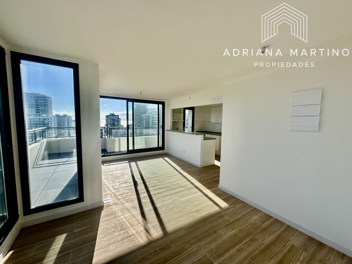 Hermoso penthouse en playa brava