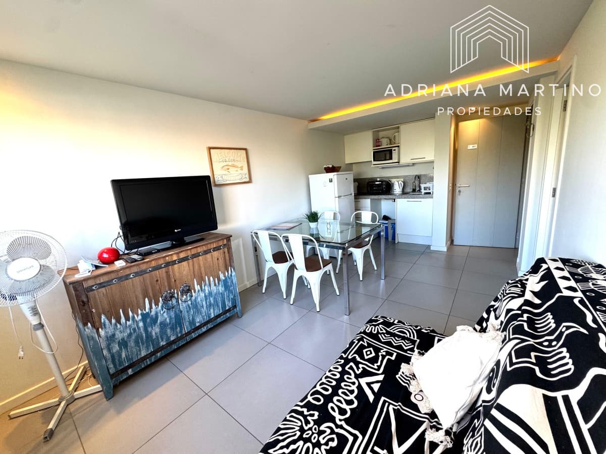 Apartamento en venta a paso de playa brava