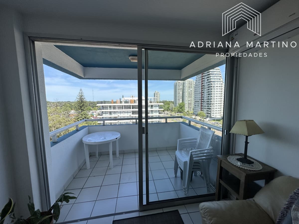 Muy lindo y comodo apartamento ubicado en Roosevelt-Punta del Este.
