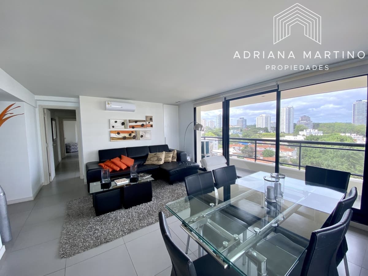 Excelente apartamento con increíbles  vistas a playa brava