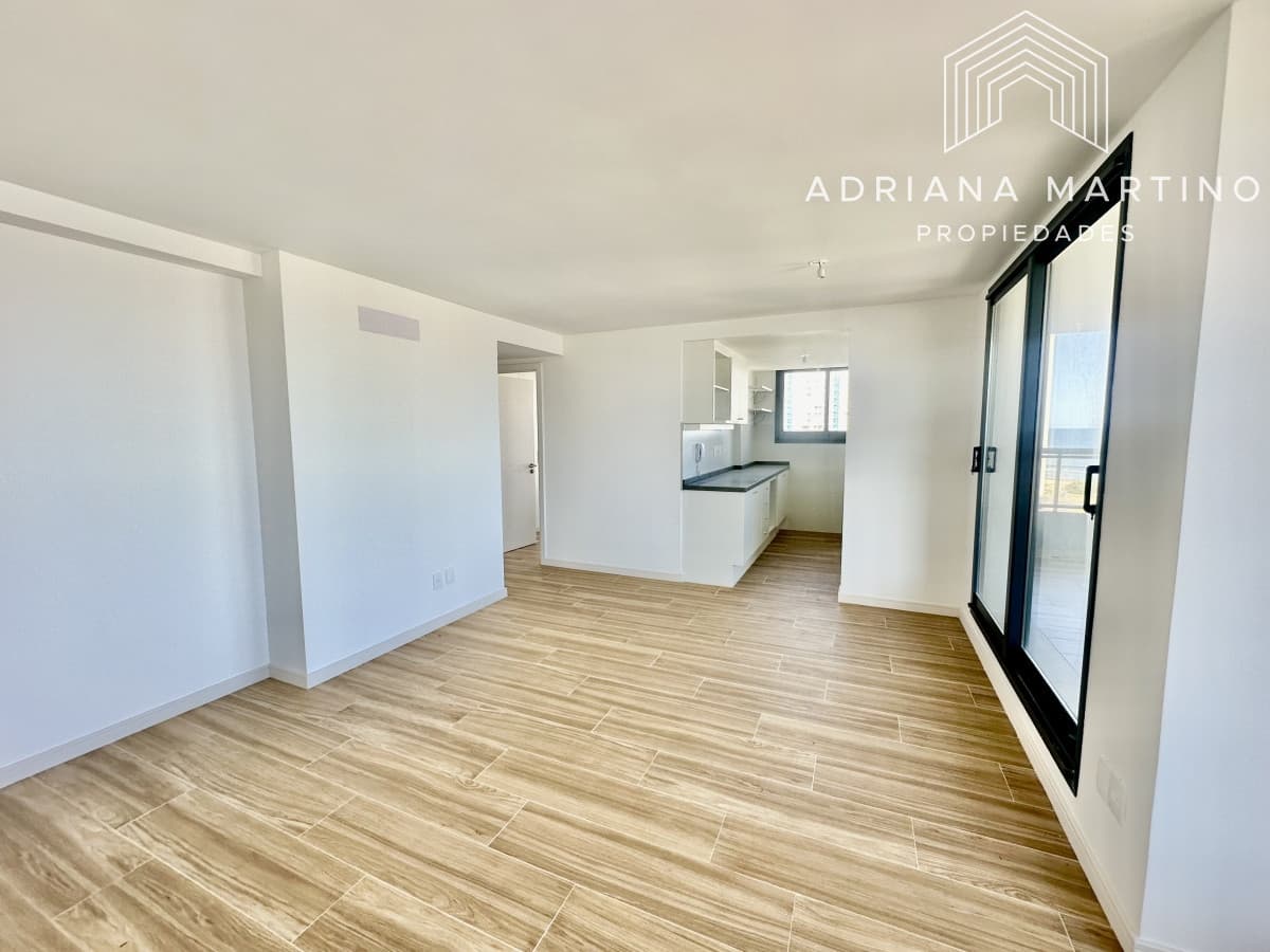 Excelente apartamento en playa brava