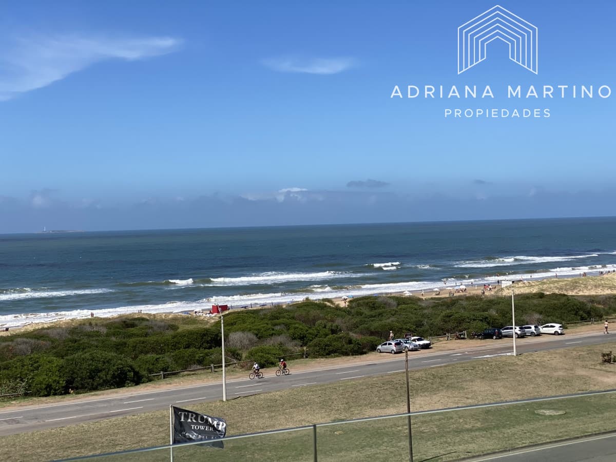 Apartamento de categoría en primera línea brava