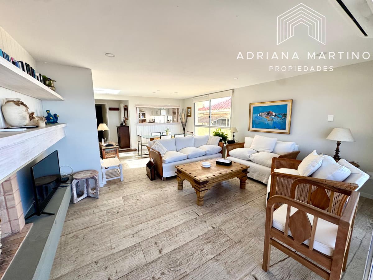 Excelente apartamento en península playa brava