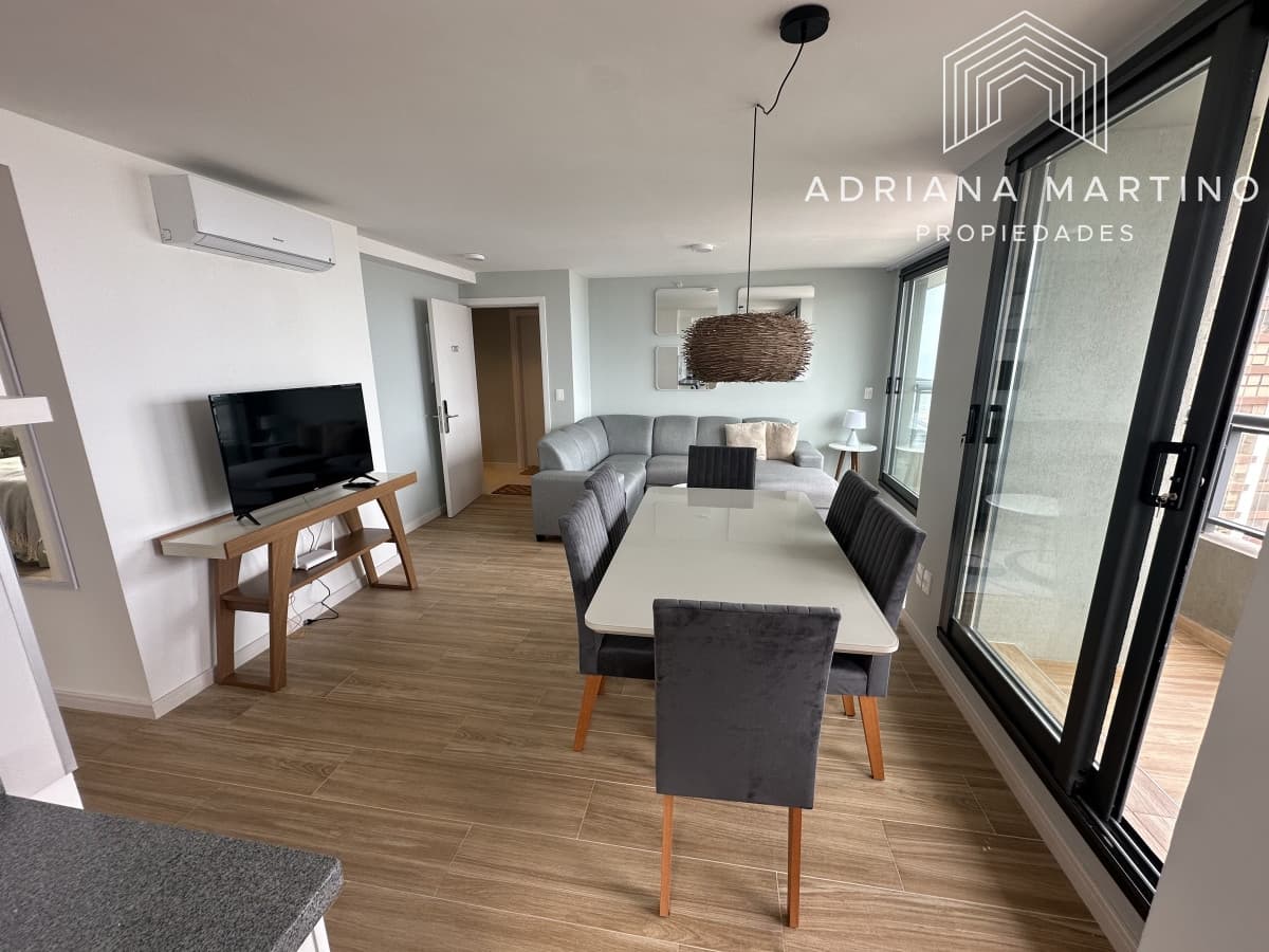 Excelente apartamento en playa brava