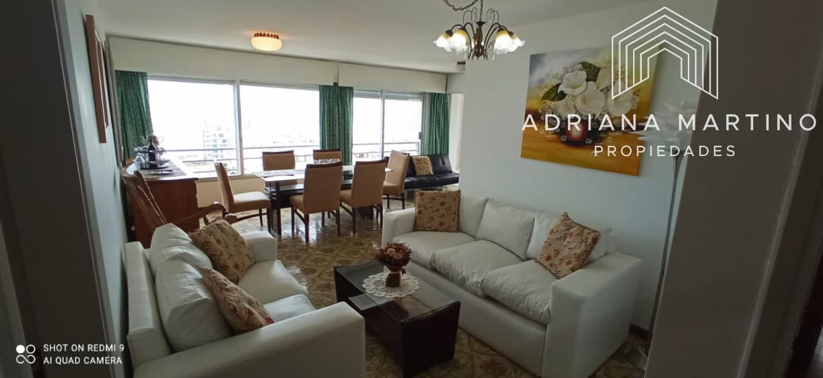 Muy lindo apartamento ubicado en península Punta del Este, la mejor vista al puerto y a la playa Brava!