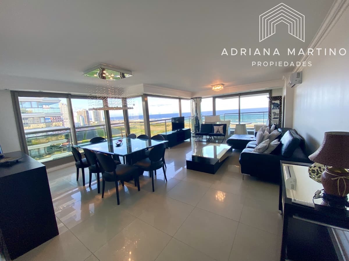 Apartamento de lujo en una excelente ubicacion de Punta del Este