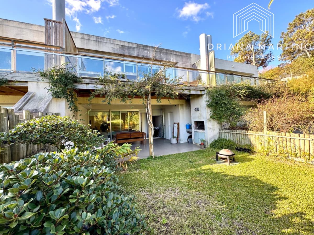 Exclusivo dúplex en venta y alquiler temporal con vista al mar – Punta Ballena