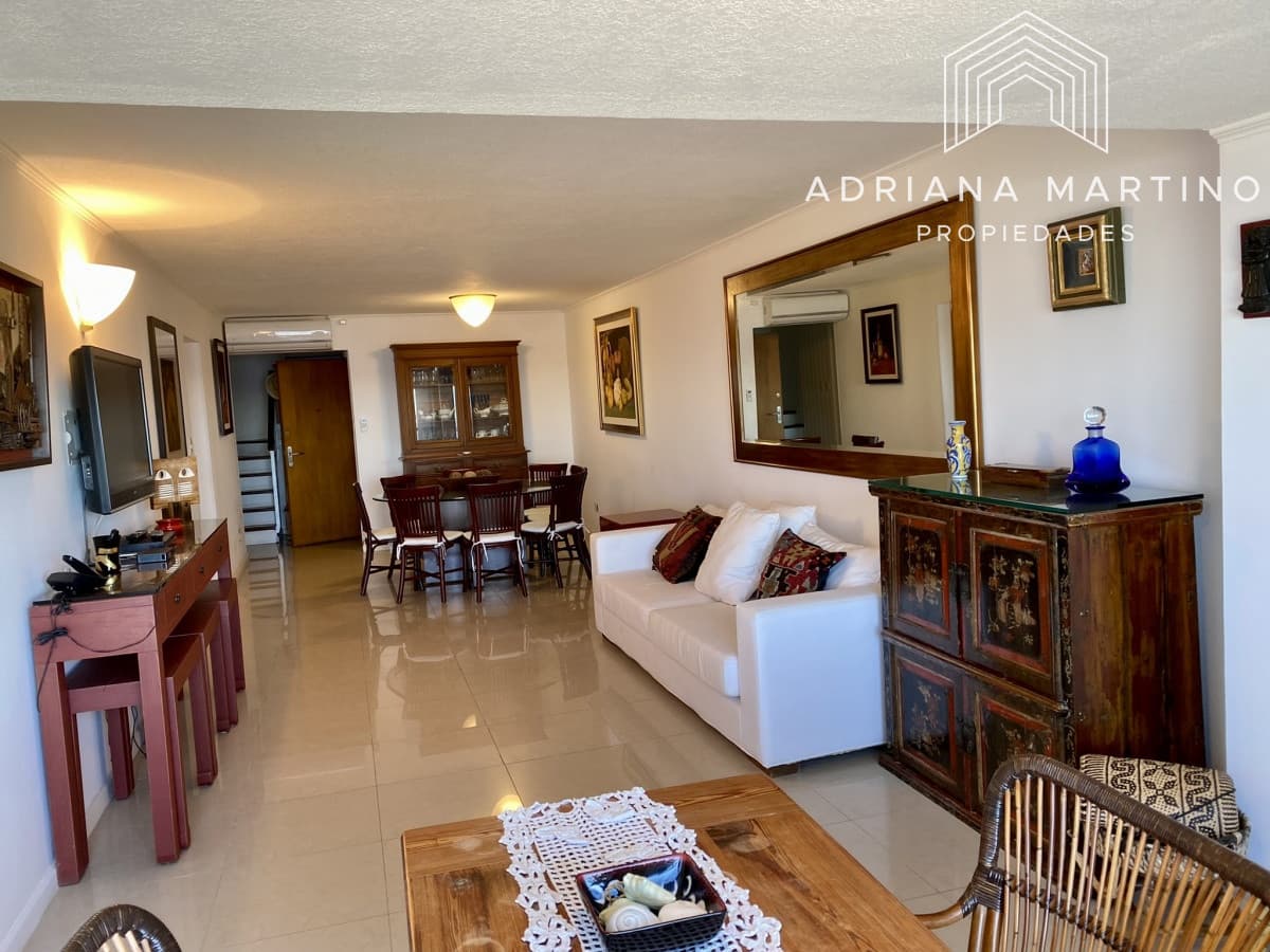 Excelente Penthouse en primera linea al mar