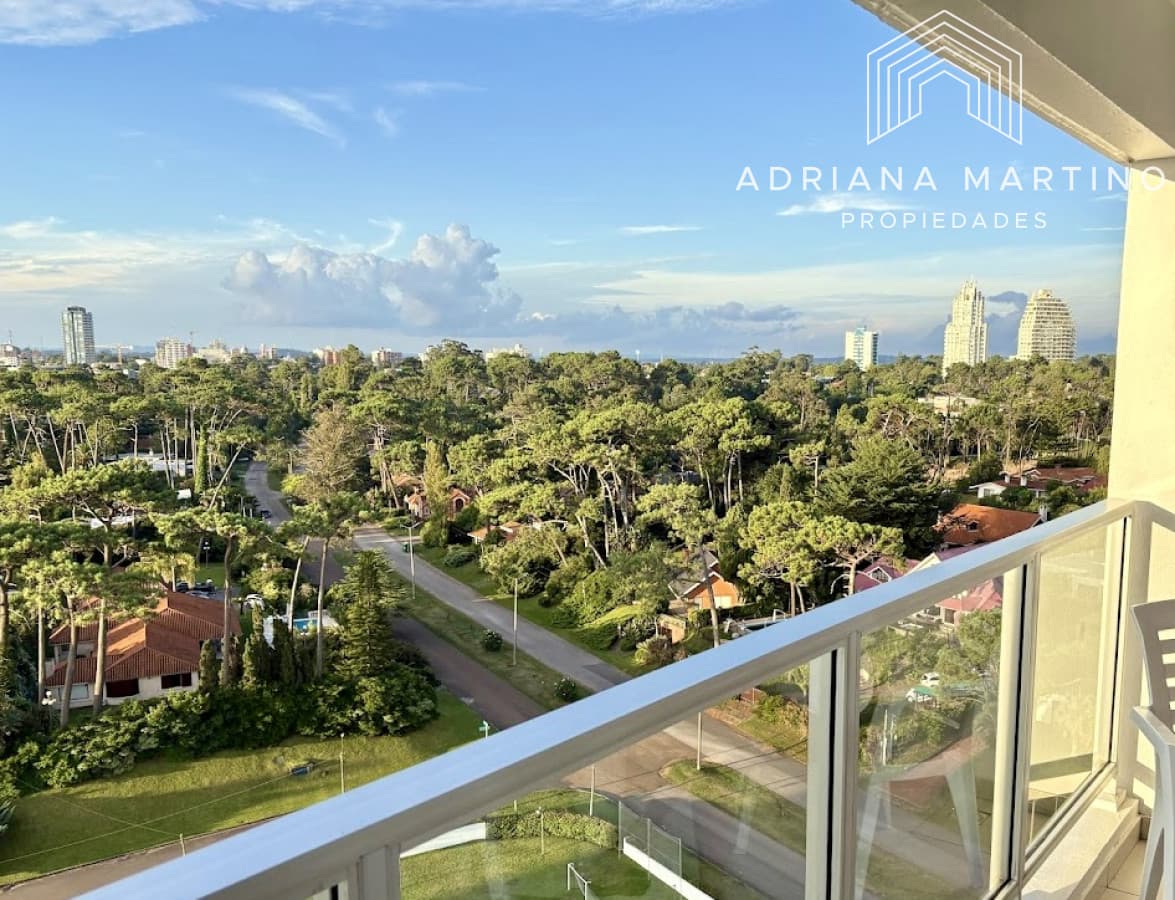 Excelente apartamento con vista al mar