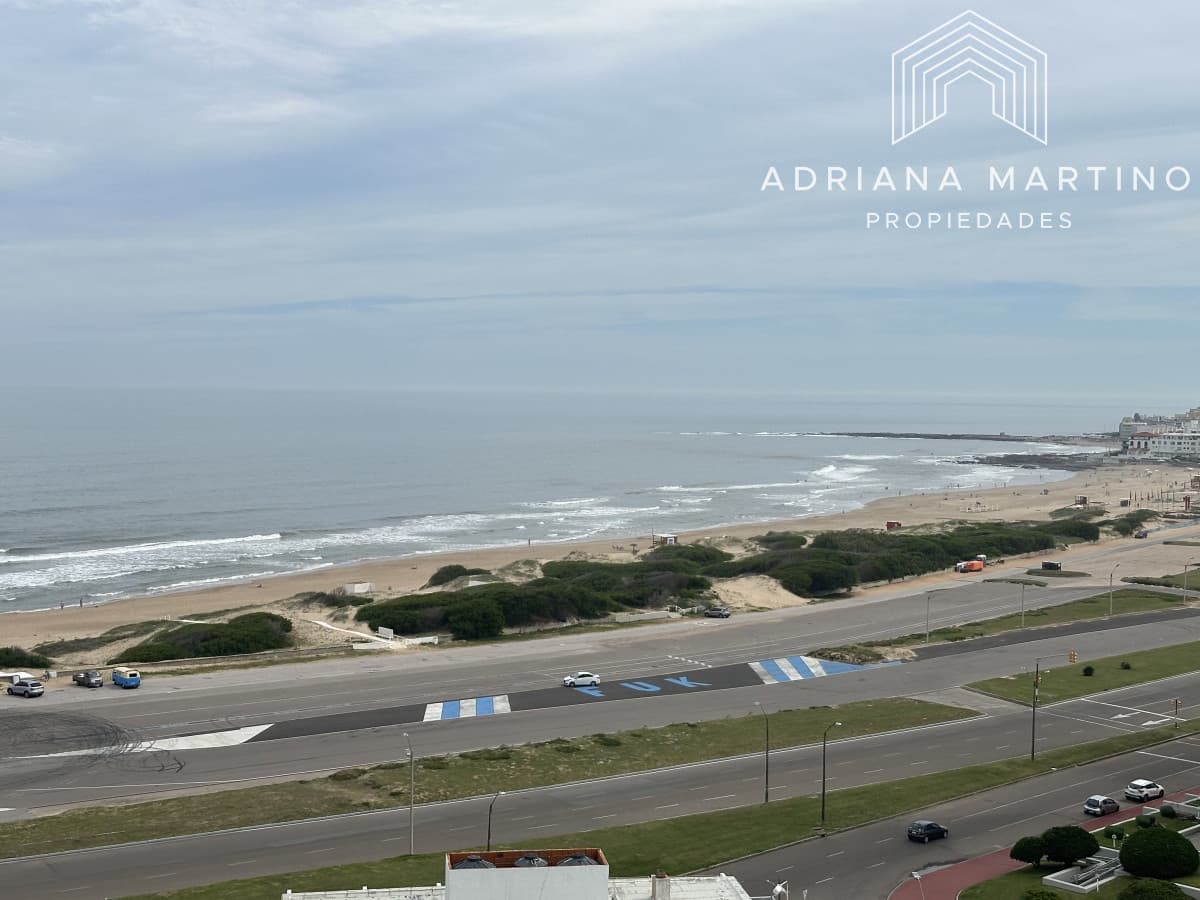Excelente apartamento en playa brava