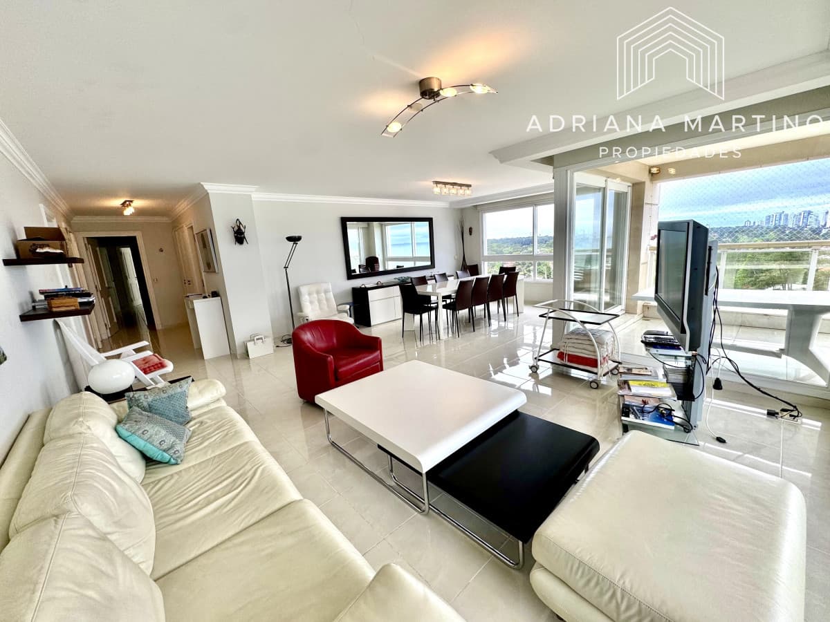 Excelente apartamento en primera línea playa mansa