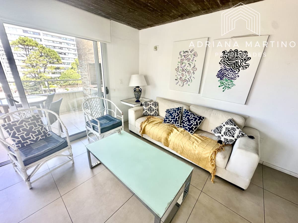 Excelente apartamento en venta a metros de Playa Brava