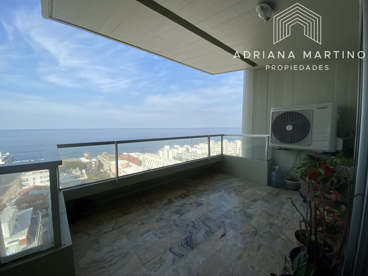 Hermoso y muy confortable apartamento en península con excelente vista al mar.