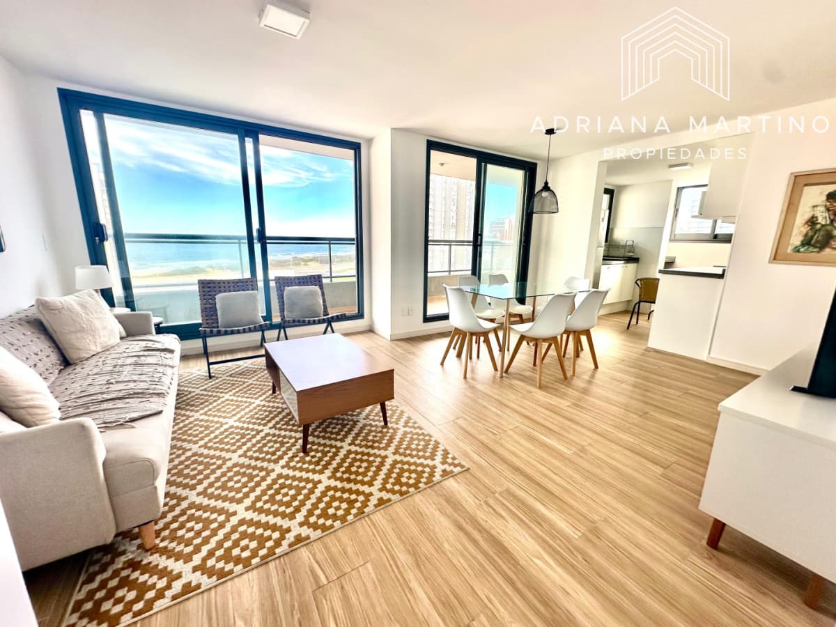 Moderno apartamento en venta en Playa Brava, a pasos del mar