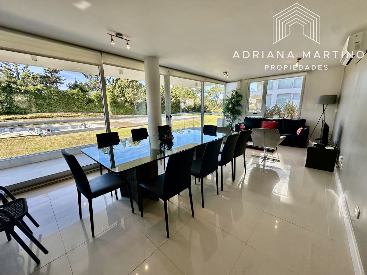 Excelente apartamento en playa brava