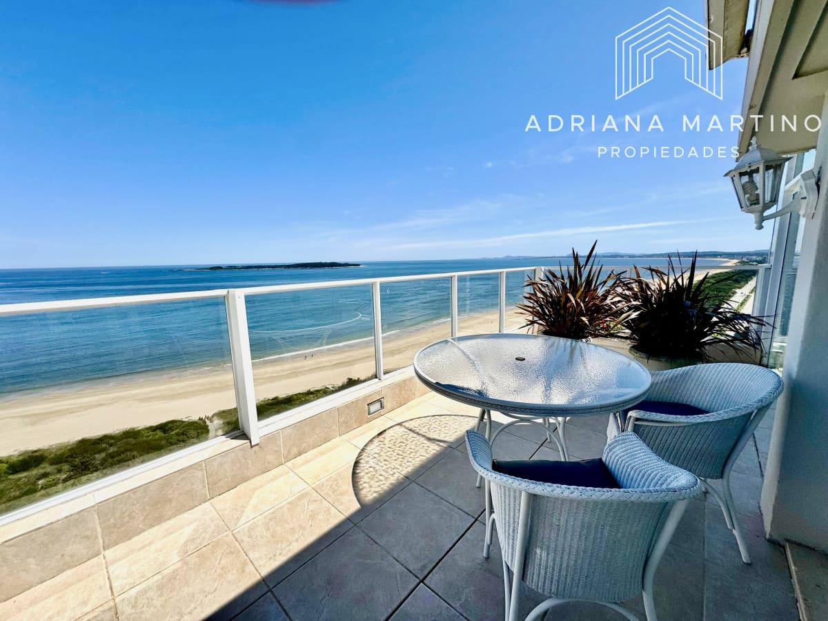 Excelente penthouse en primera línea