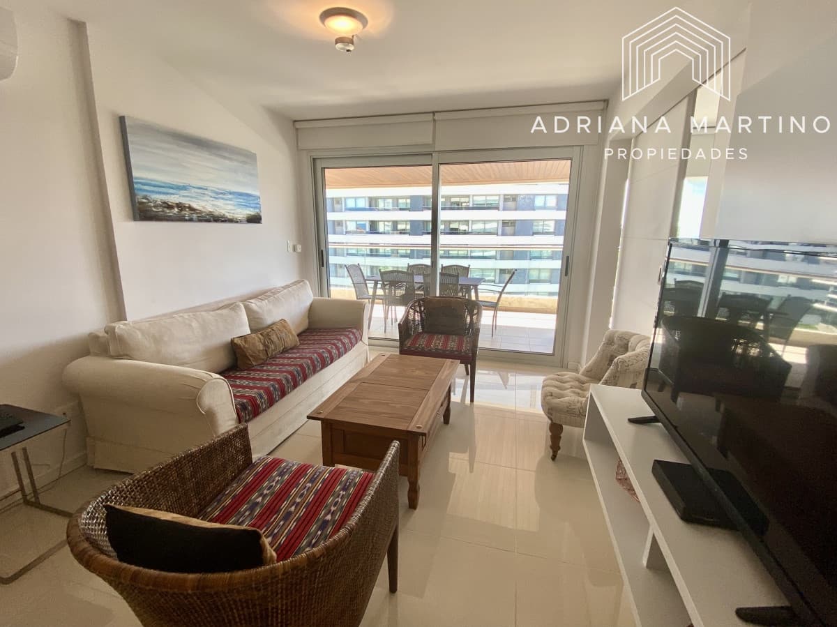 Excelente apartamento en playa brava
