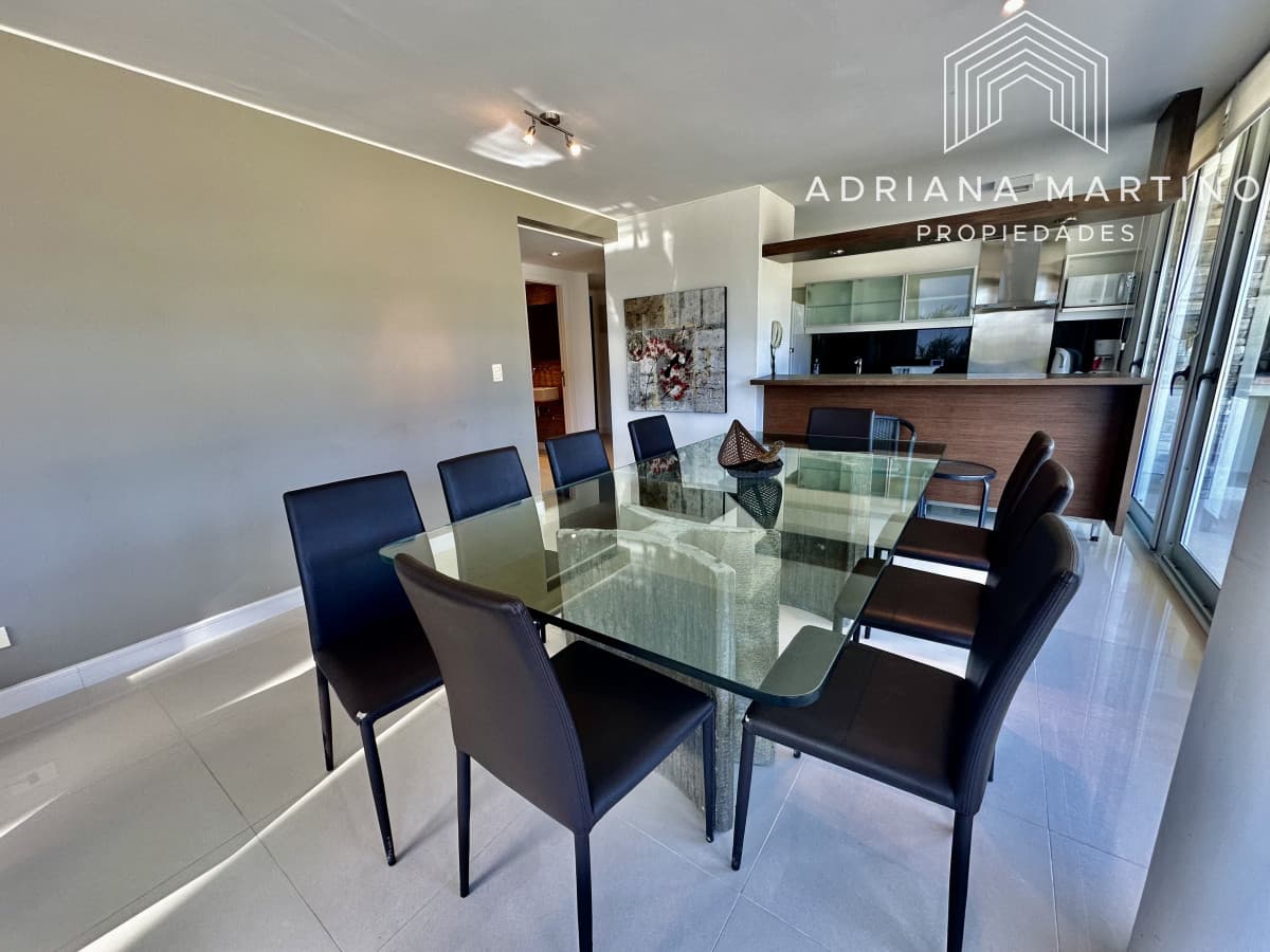 Excelente apartamento en playa brava