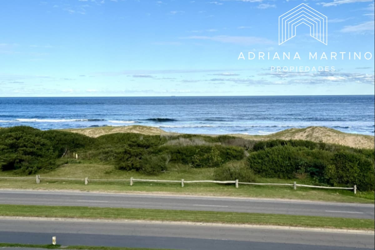 Excelente apartamento en primera línea