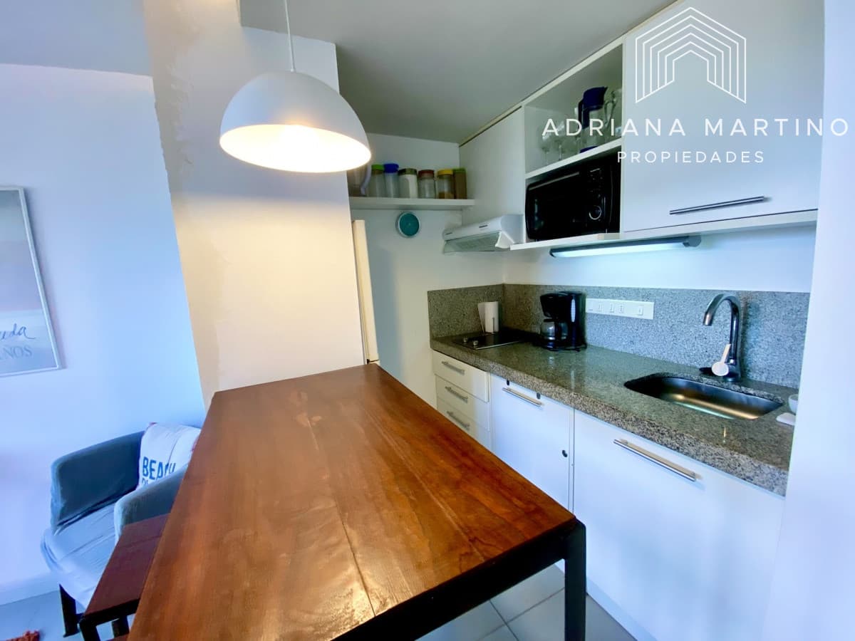 Cómoda planta a metros de Playa Brava