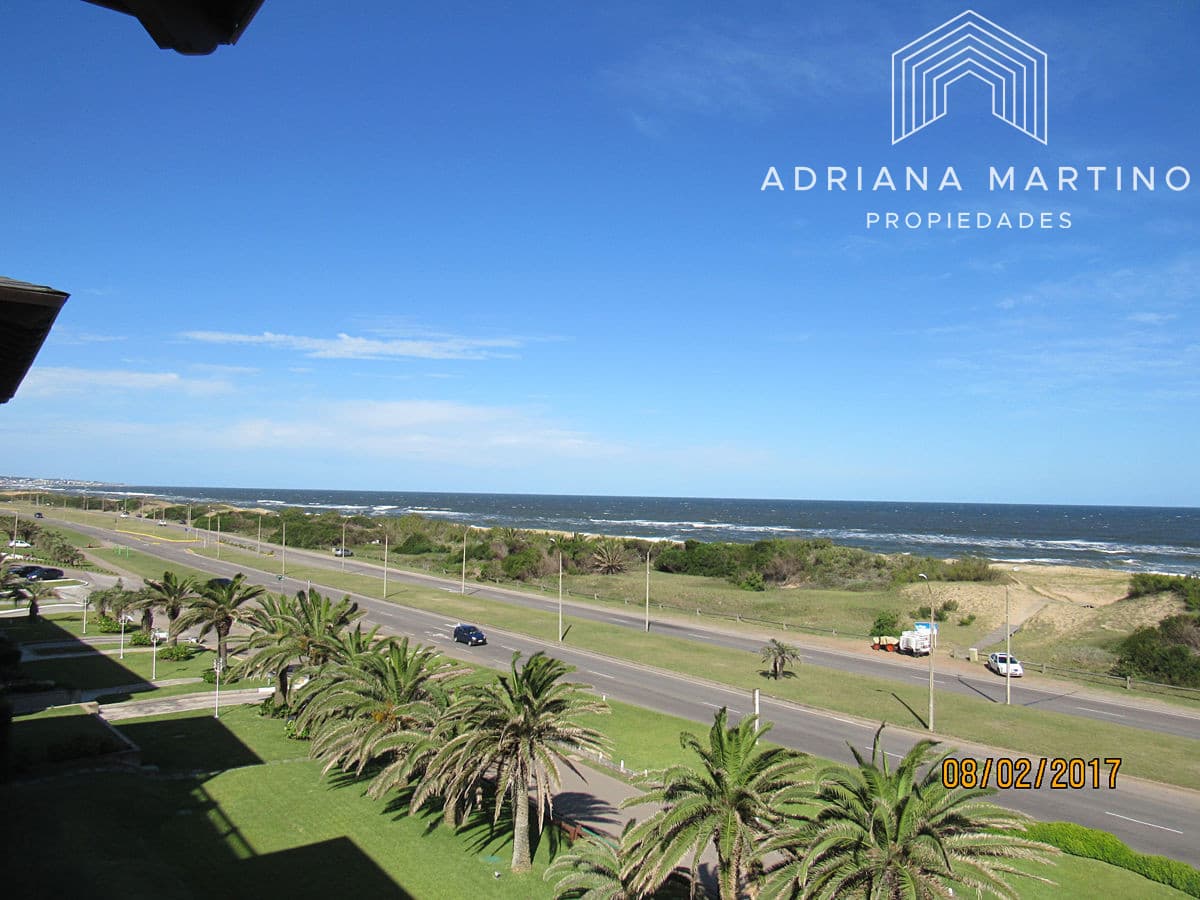 Espectacular Pent House duplex en primera linea de la Brava con vista al mar.