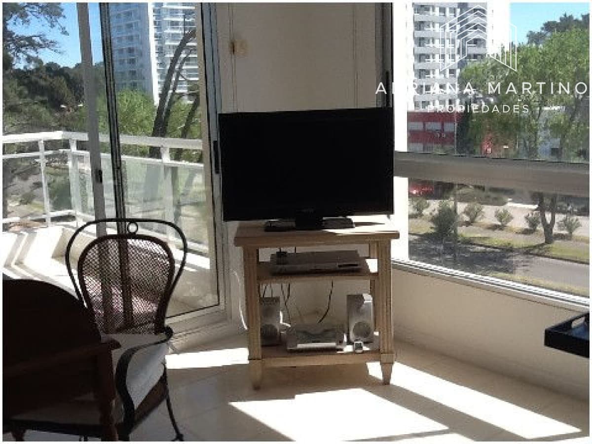 Cómodo apartamento en Av Roosevelt